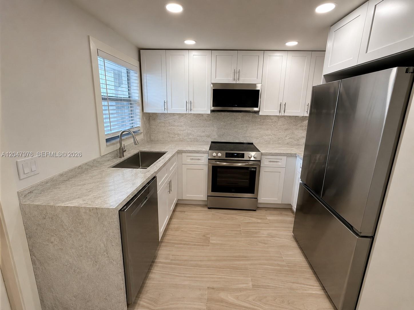 8600 Sunrise Lakes Blvd # 102, Sunrise FL 33322 photo 3