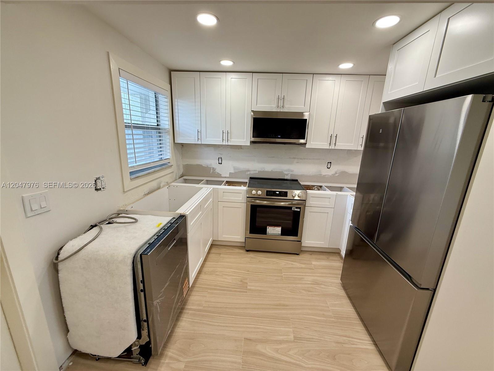 8600 Sunrise Lakes Blvd # 102, Sunrise FL 33322 photo 4