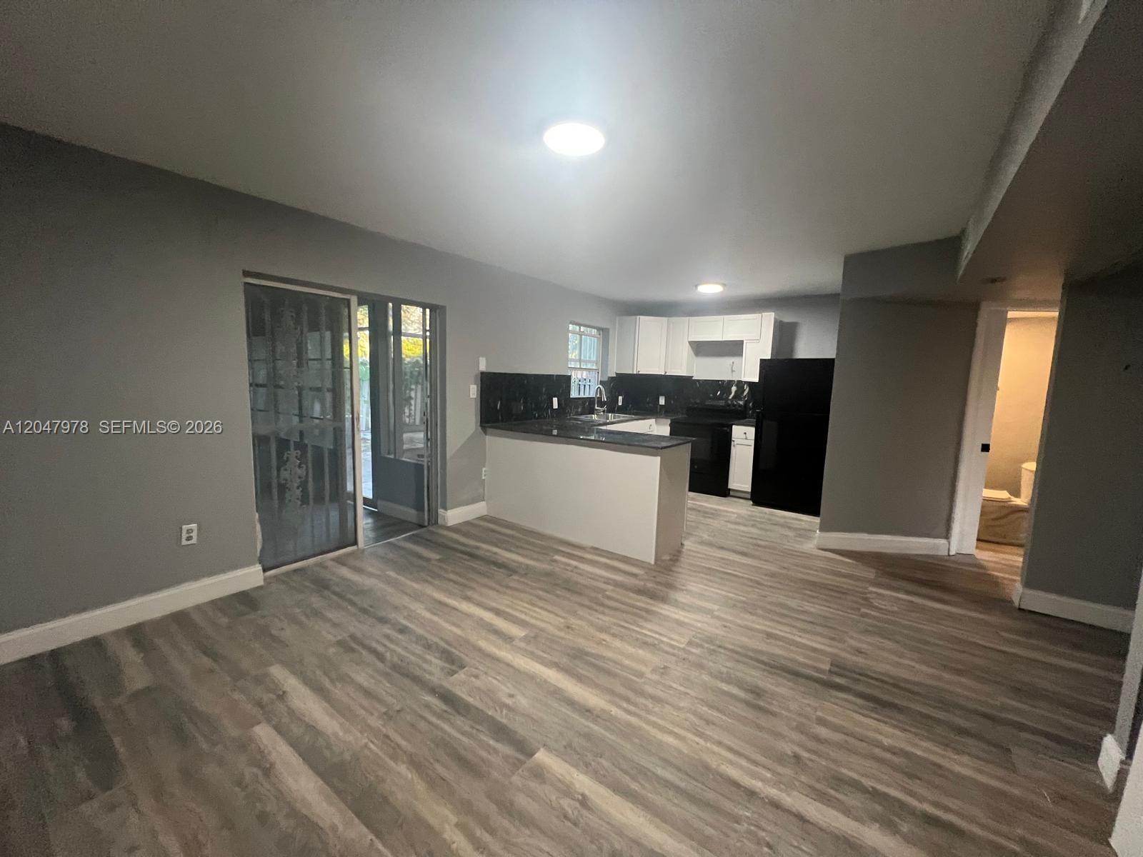 451 NE 136th St # 101, North Miami FL 33161 photo 2