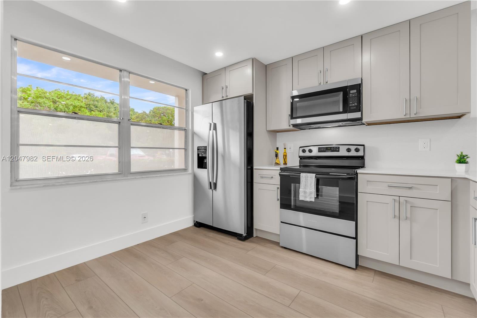 2101 Lucaya Bnd # E1, Coconut Creek FL 33066 photo 4