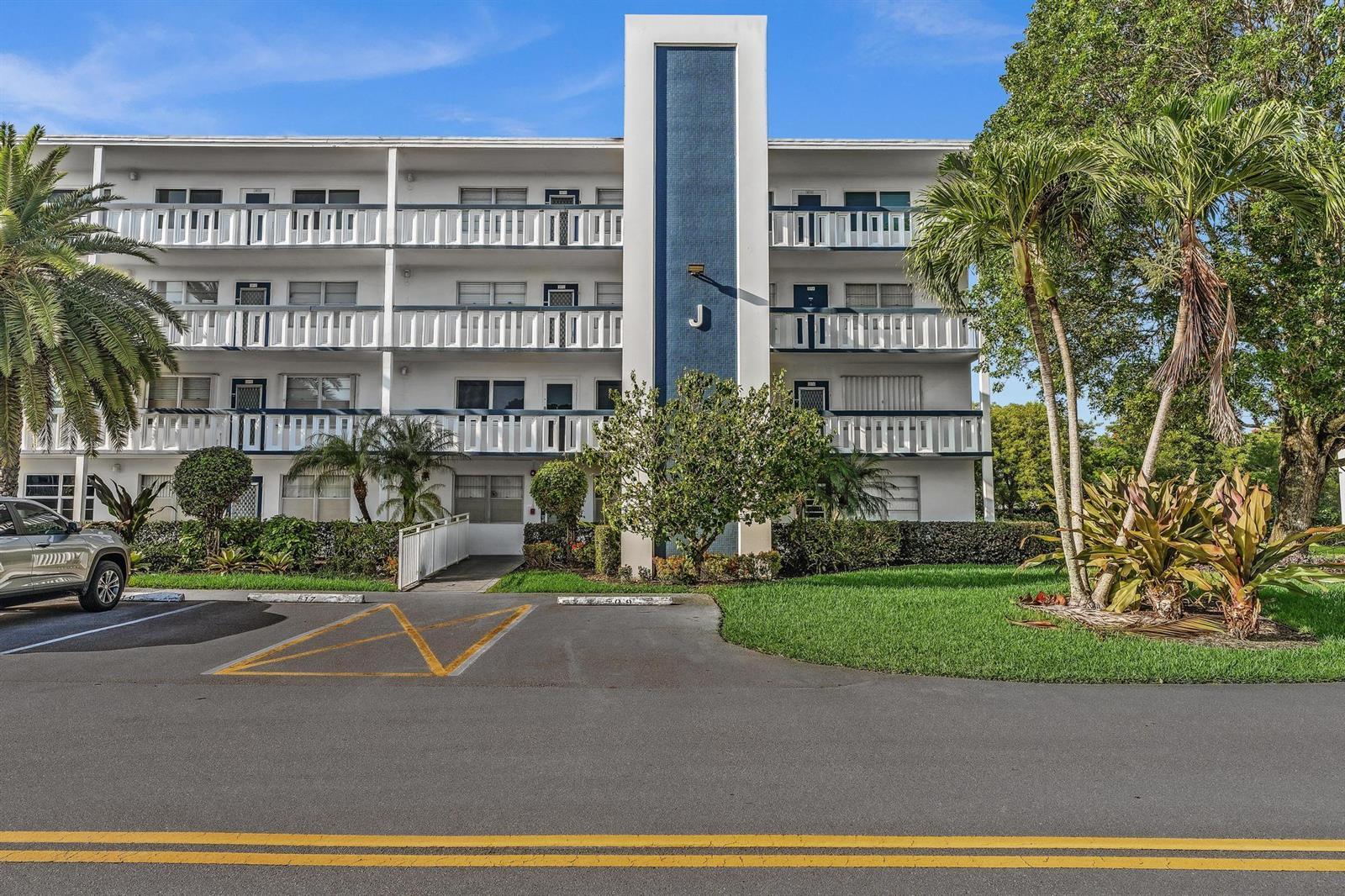 4001 Upminster J, Deerfield Beach FL 33442 photo 3