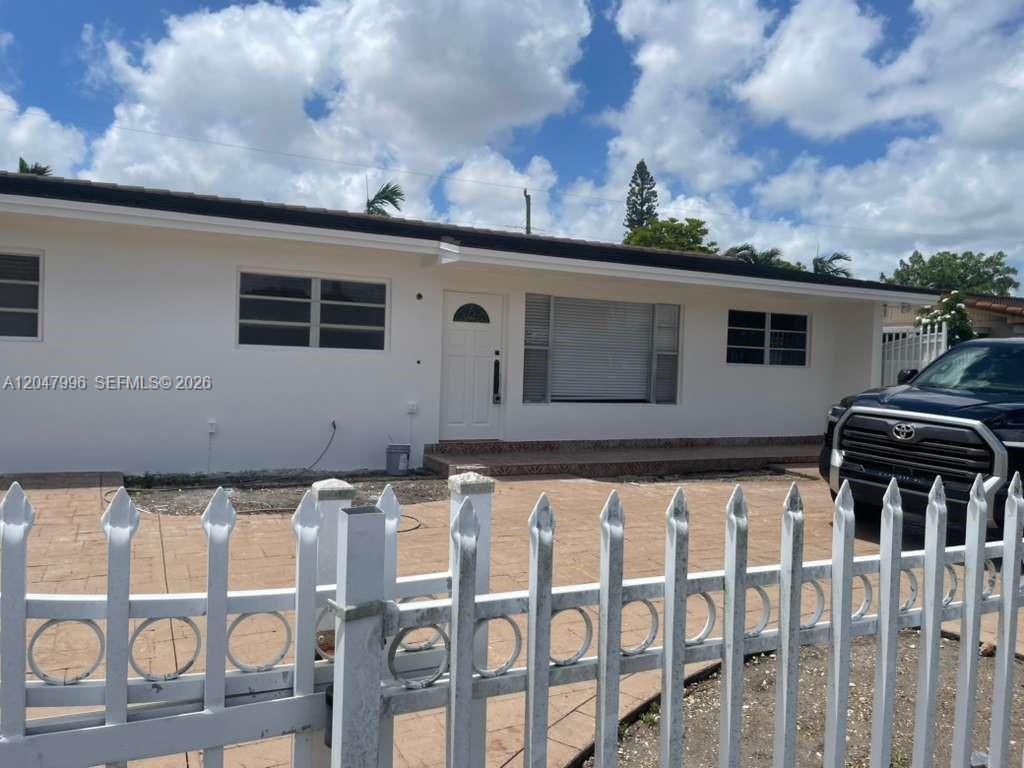900 W 50th Pl, Hialeah FL 33012 photo 2