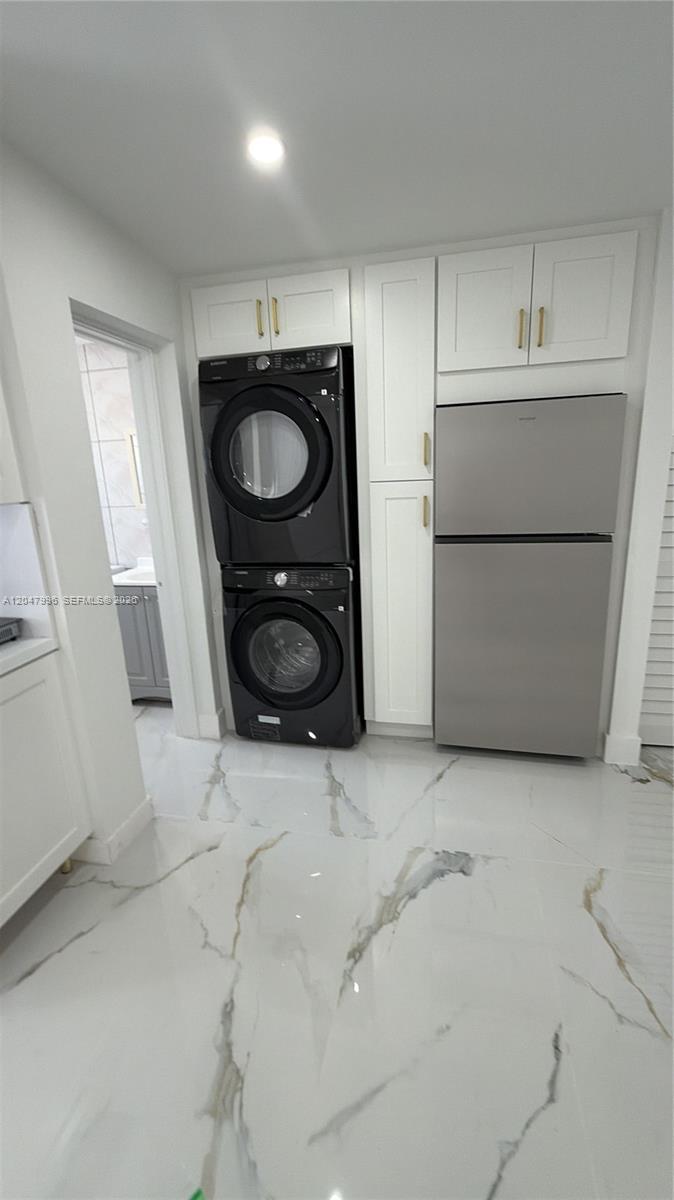 900 W 50th Pl, Hialeah FL 33012