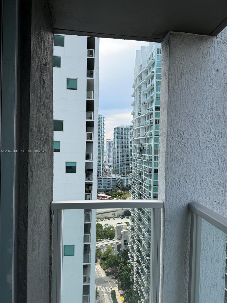 500 Brickell Ave # 2907, Miami FL 33131 photo 4
