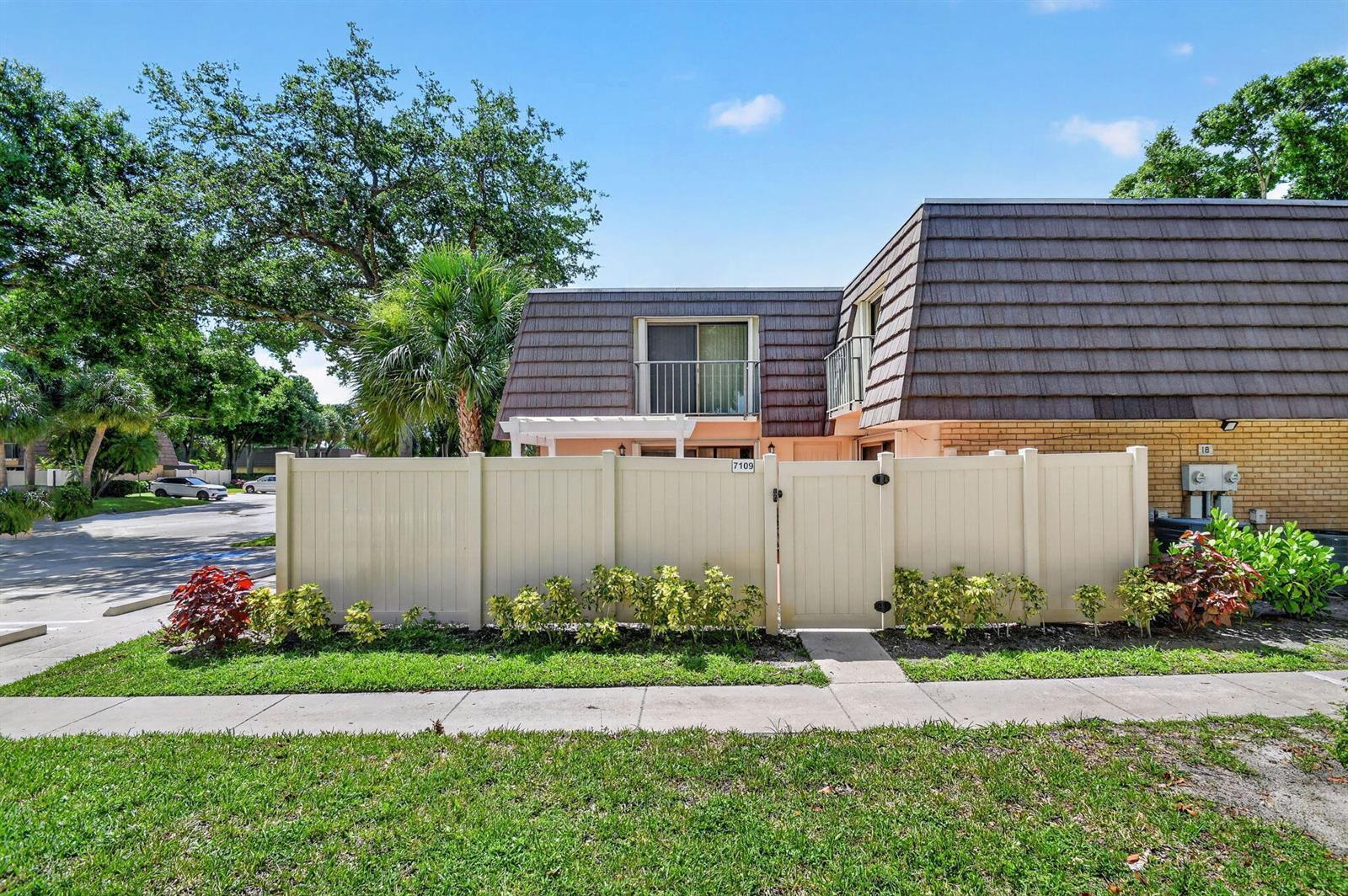 7109 71st Way, West Palm Beach FL 33407 photo 3