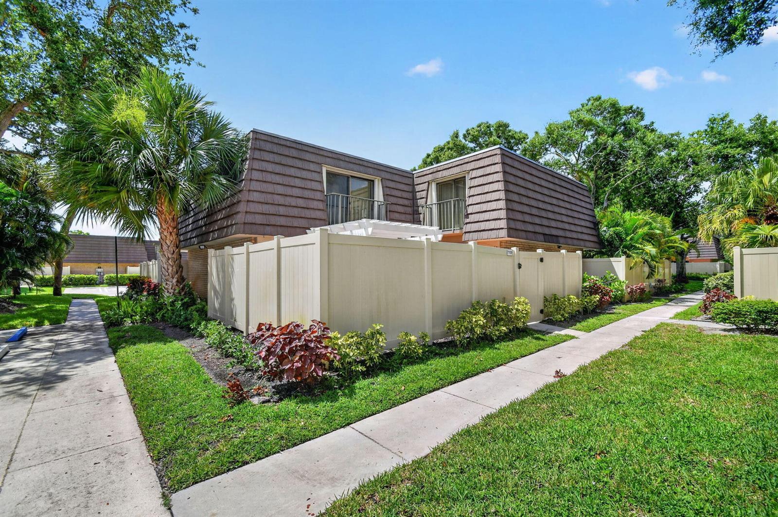 7109 71st Way, West Palm Beach FL 33407