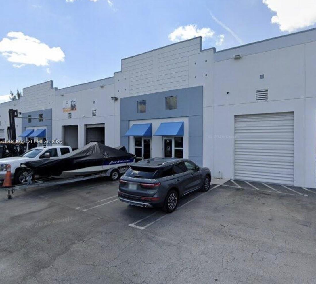 2365 NW 70th Ave 18, Miami FL 33122