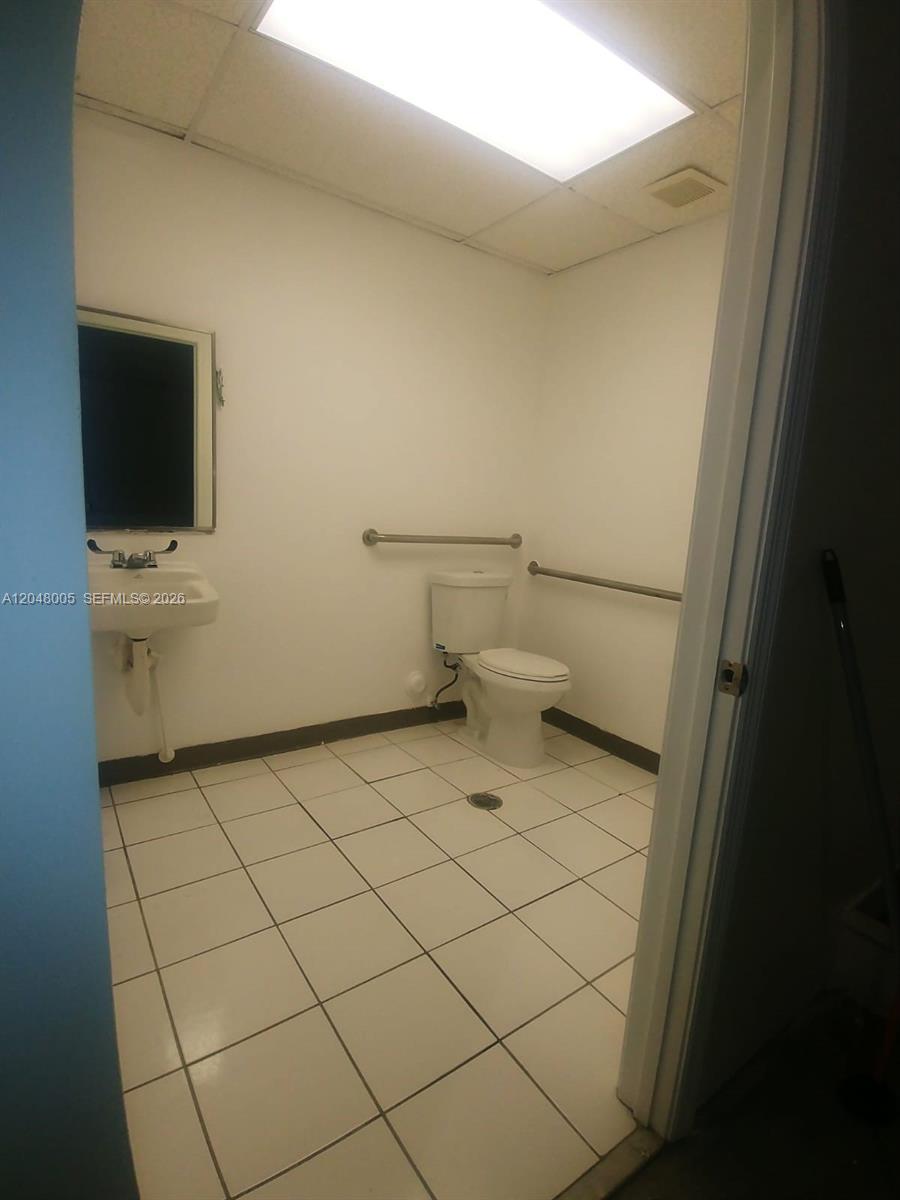 2365 NW 70th Ave 18, Miami FL 33122 photo 5
