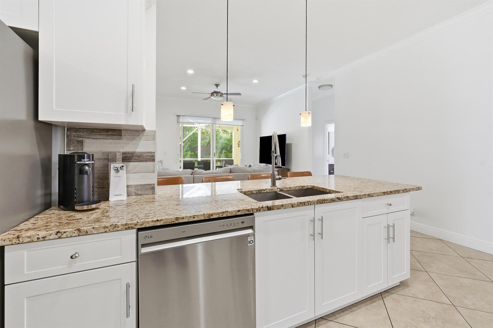 4487 NW 45th Terrace, Coconut Creek FL 33073 photo 4