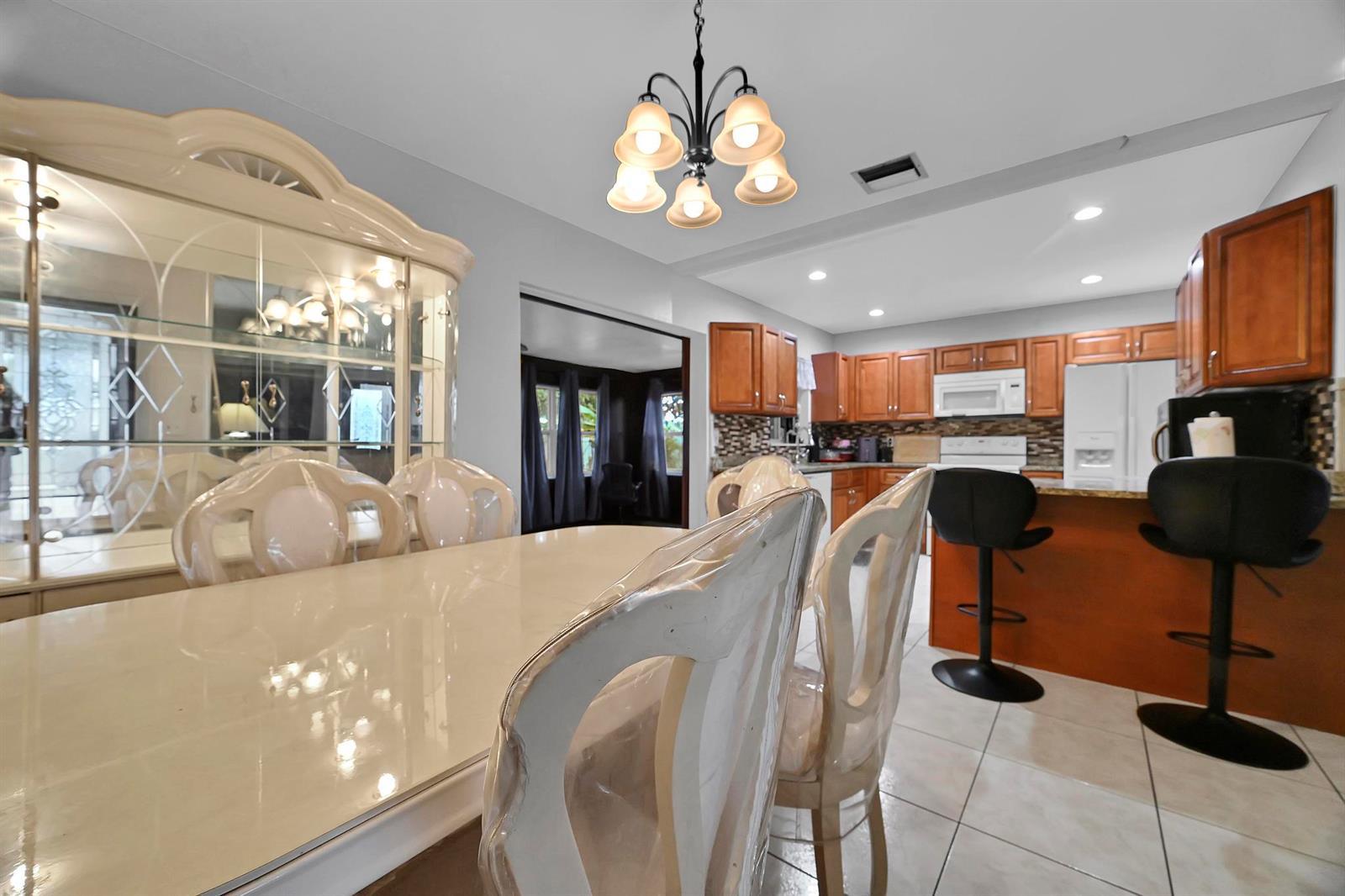 179 SE Soneto Court, Port St. Lucie FL 34983 photo 3