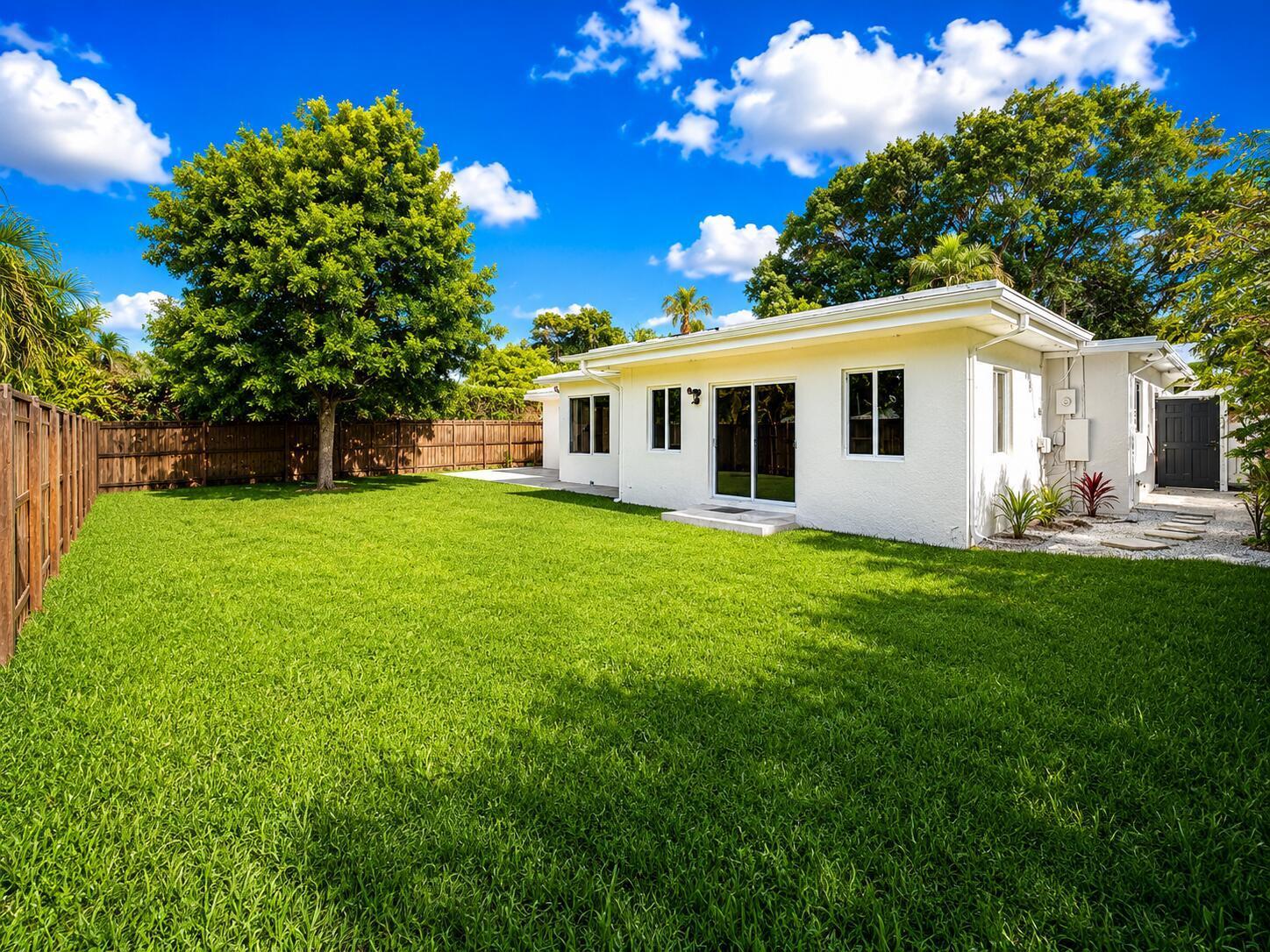 909 SE 14th Drive, Deerfield Beach FL 33441 photo 5
