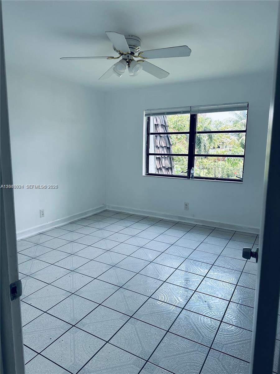 3105 Oakland Shores Dr # J205, Oakland Park FL 33309 photo 4