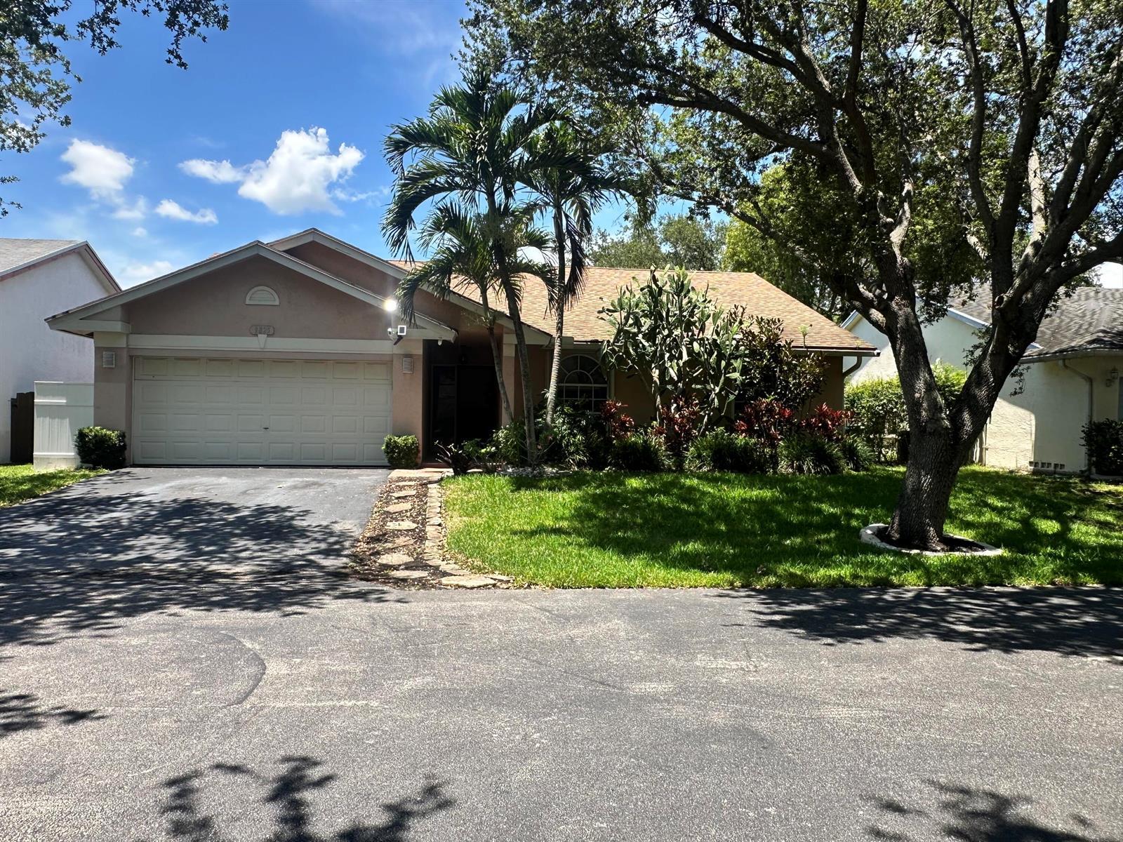 9825 NW 54th Place, Coral Springs FL 33076 photo 2