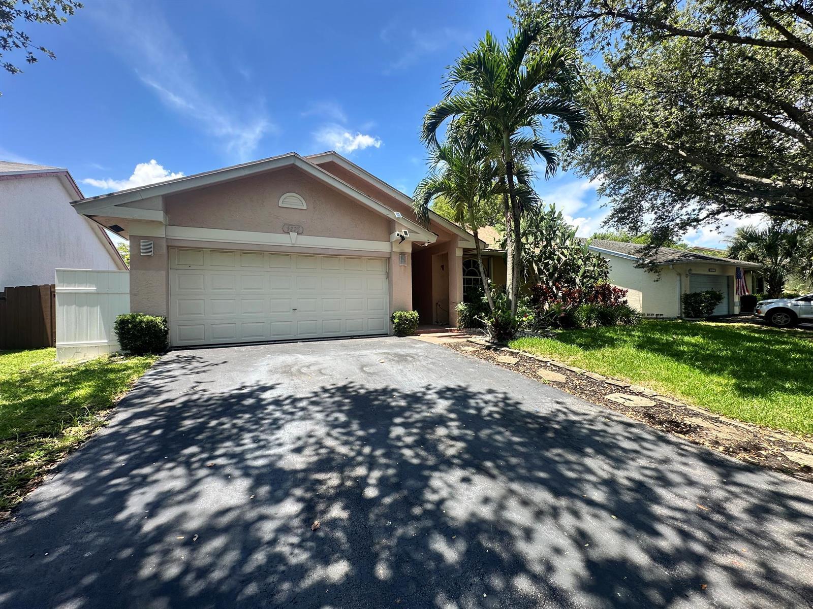 9825 NW 54th Place, Coral Springs FL 33076