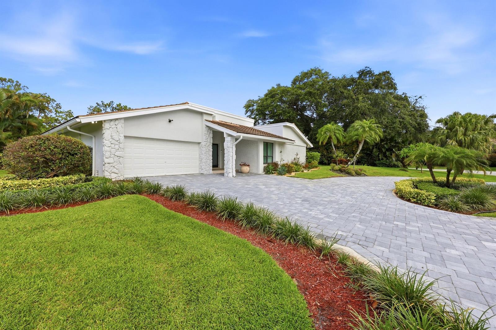 624 W Lakewoode Circle W, Delray Beach FL 33445 photo 2