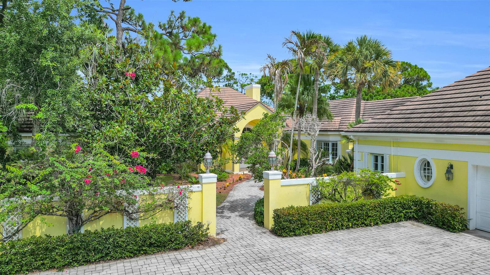7107 SE Golfhouse Drive, Hobe Sound FL 33455