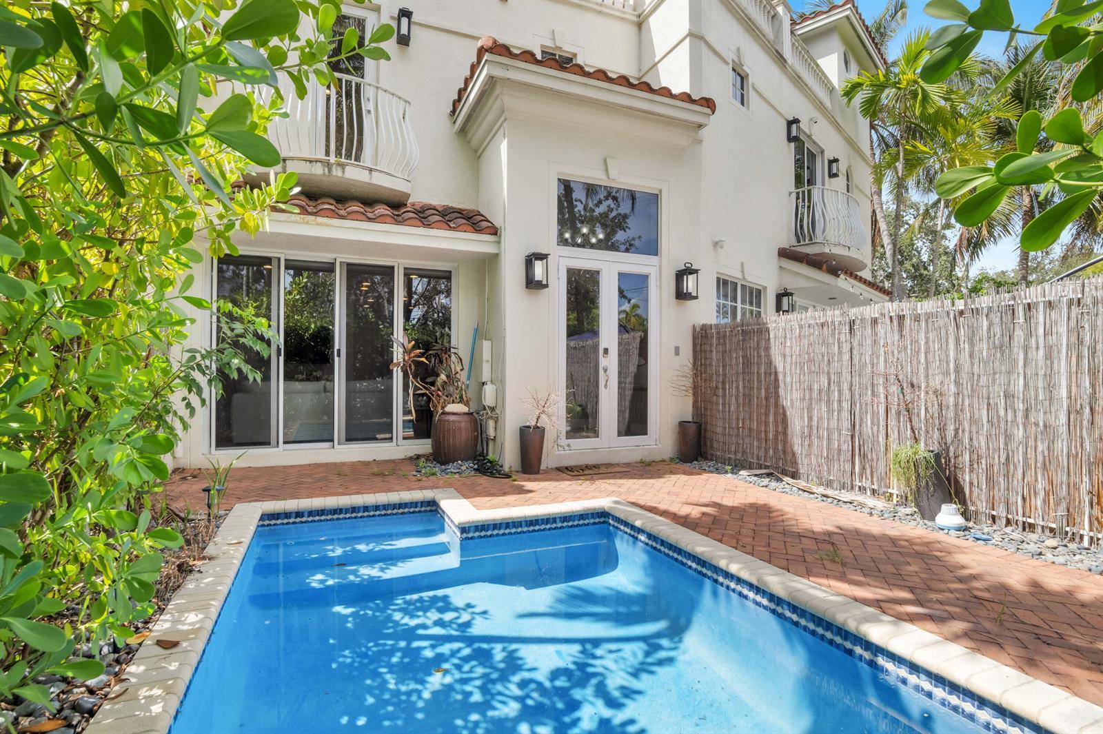 1362 Bayview Drive, Fort Lauderdale FL 33304 photo 2