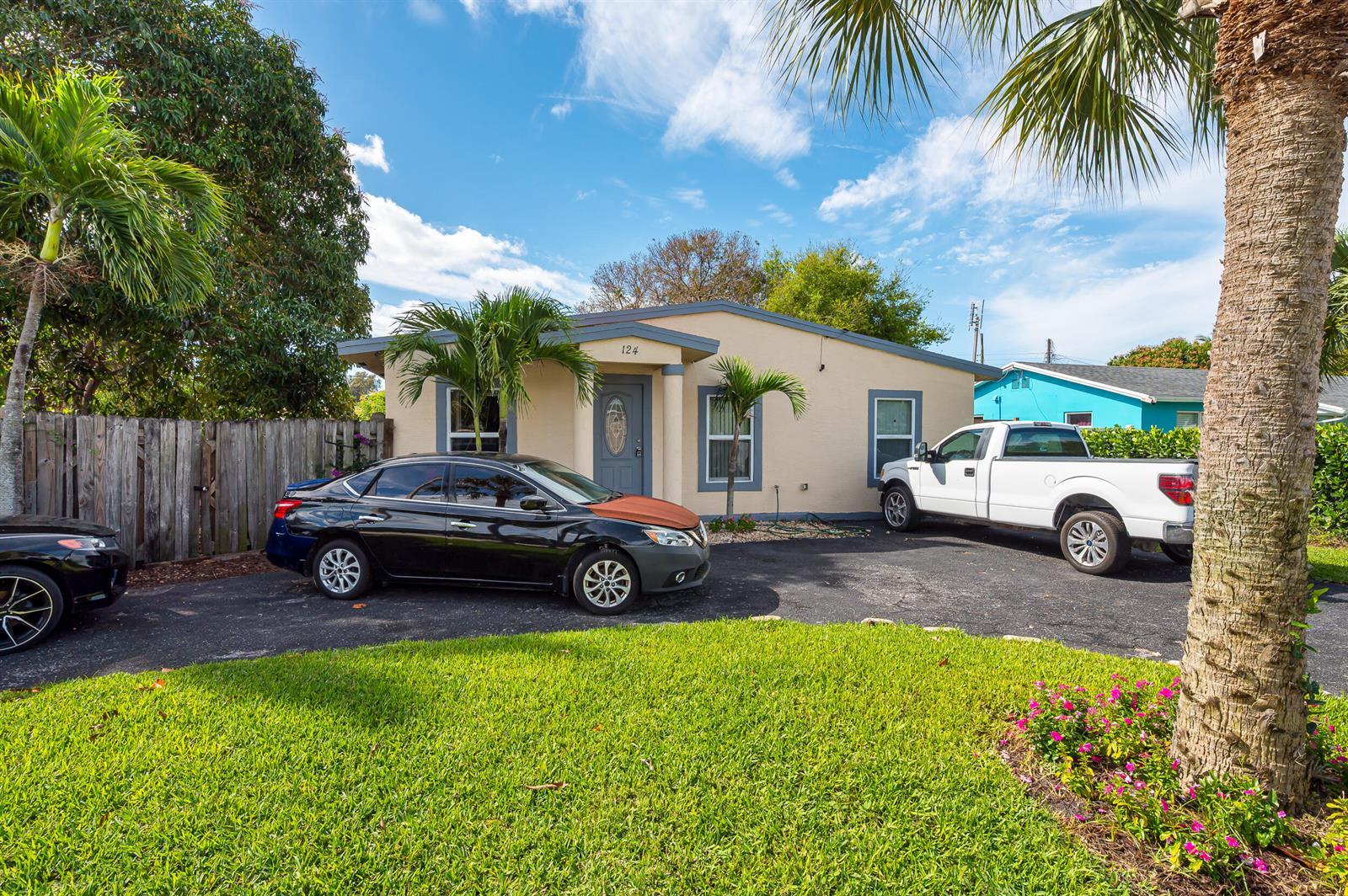 124 SW 10th Avenue, Boynton Beach FL 33435 photo 2