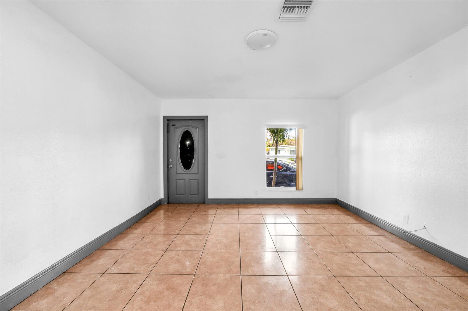 124 SW 10th Avenue, Boynton Beach FL 33435 photo 4