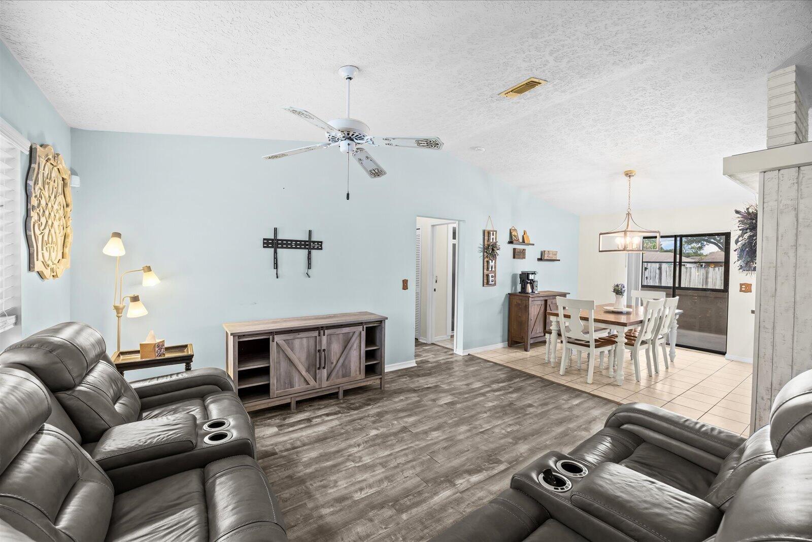 391 SW Duval Avenue, Port St. Lucie FL 34983 photo 4
