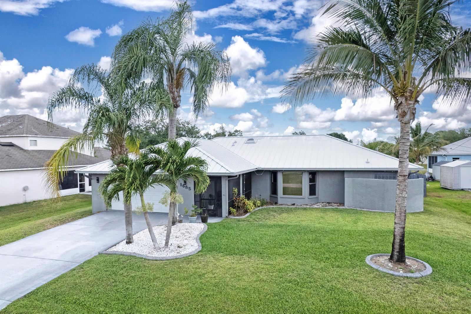 1685 SW Schleicher Lane, Port St. Lucie FL 34984