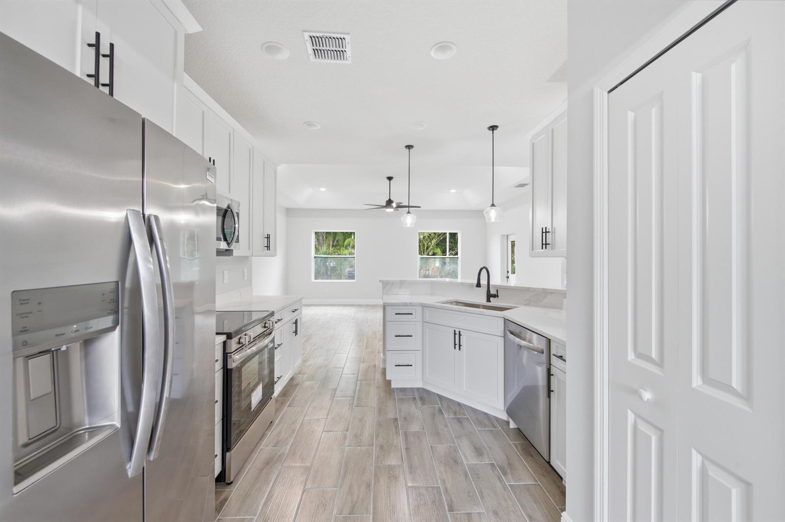8780 92nd Avenue, Vero Beach FL 32967 photo 2