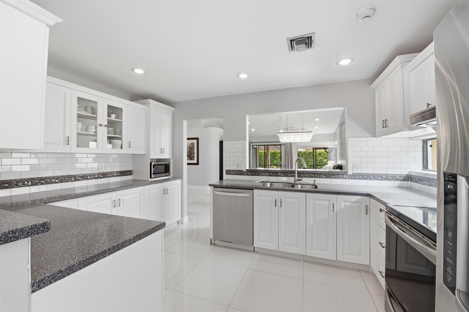 10577 Mendocino Lane, Boca Raton FL 33428 photo 4