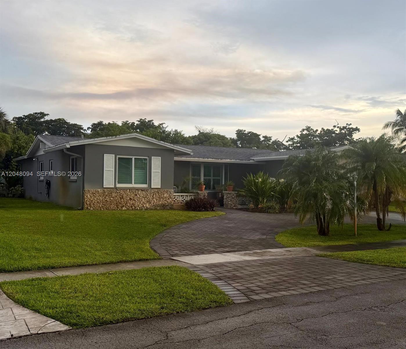 9100 NW 19th St, Pembroke Pines FL 33024 photo 2