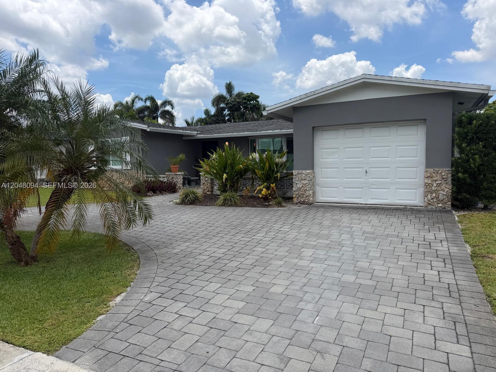 9100 NW 19th St, Pembroke Pines FL 33024 photo 3