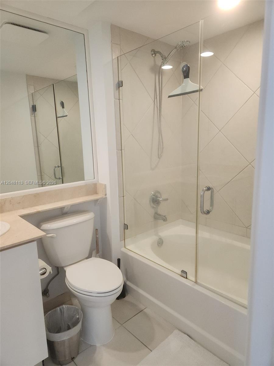 325 S Biscayne Blvd # 1420, Miami FL 33131 photo 3