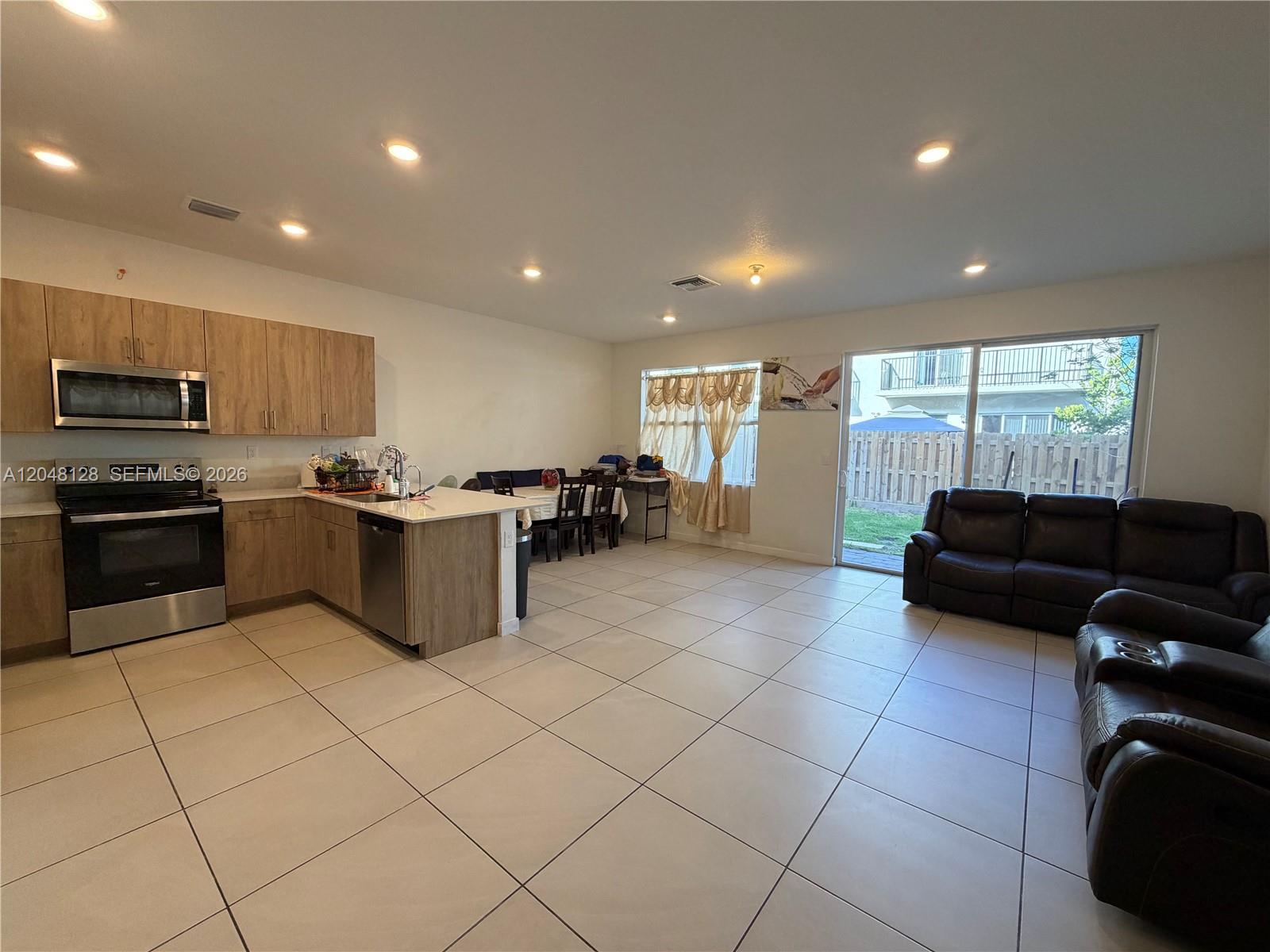 159 NE 13th Ter, Homestead FL 33033 photo 2