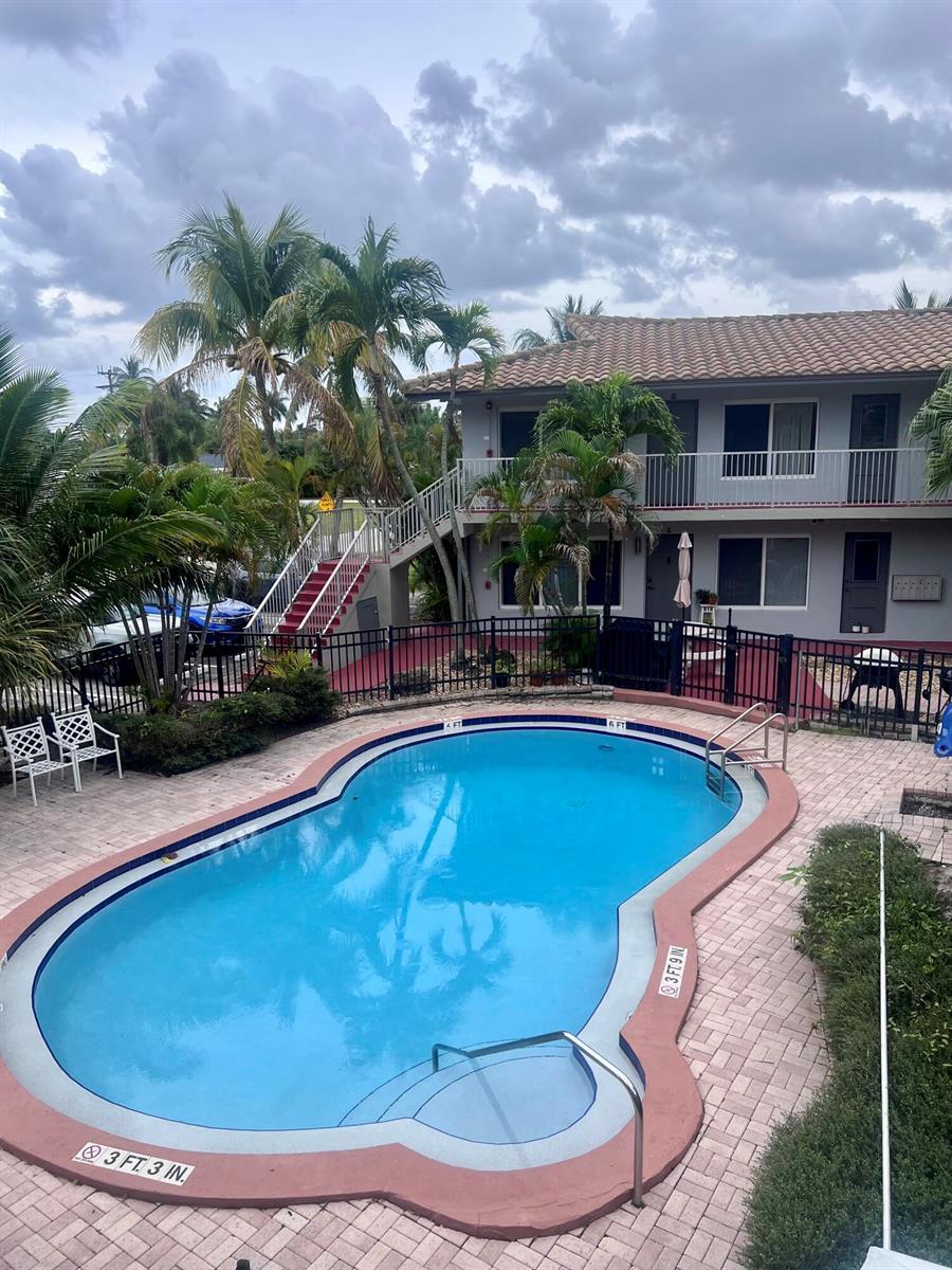 915 SE 22nd Avenue, Pompano Beach FL 33062 photo 3