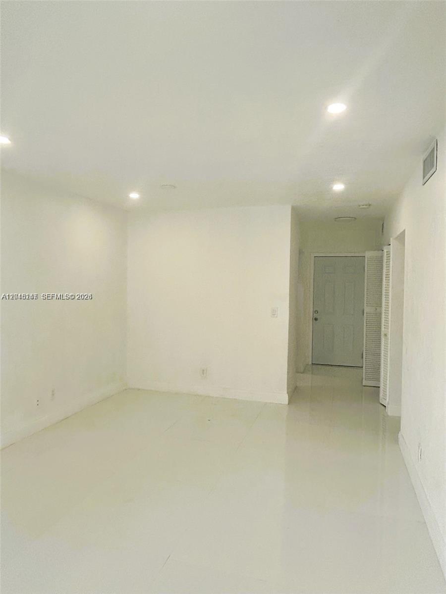 13987 NE 2nd Ave # 3, Miami FL 33161 photo 4