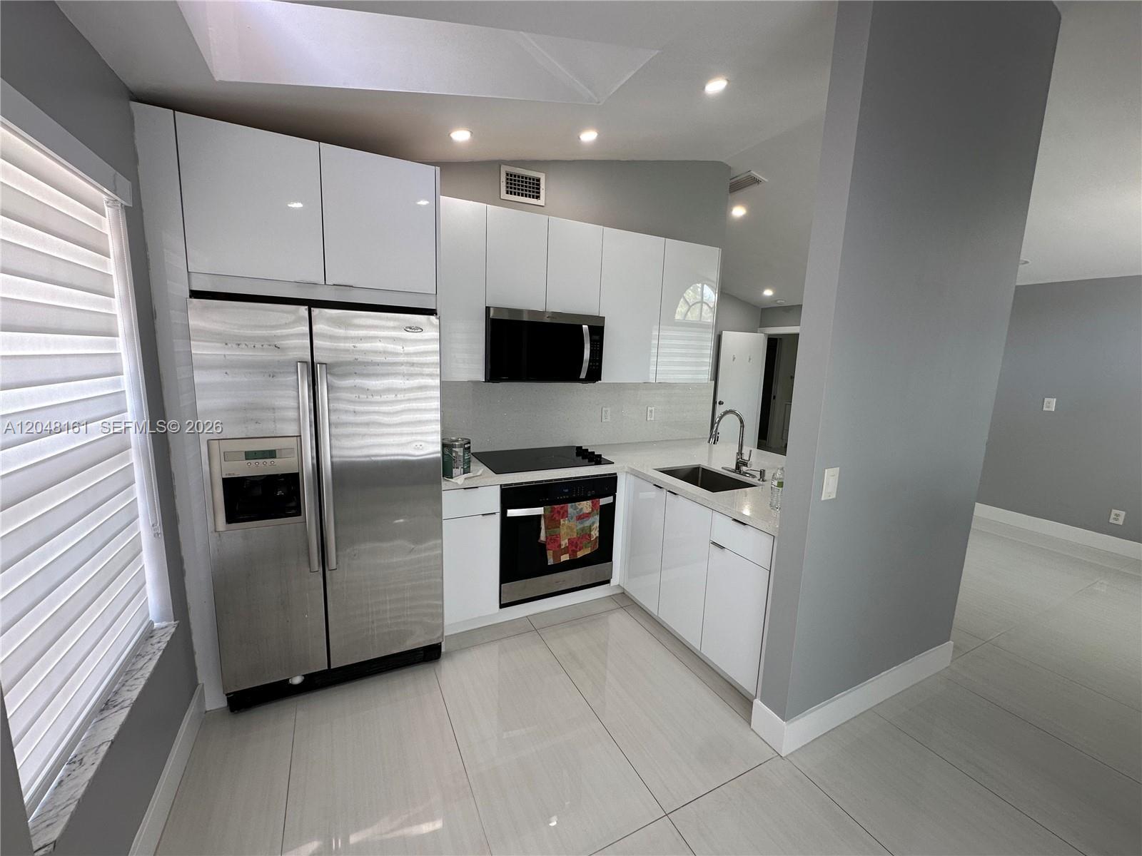 21562 SW 87th Pl, Cutler Bay FL 33189 photo 4