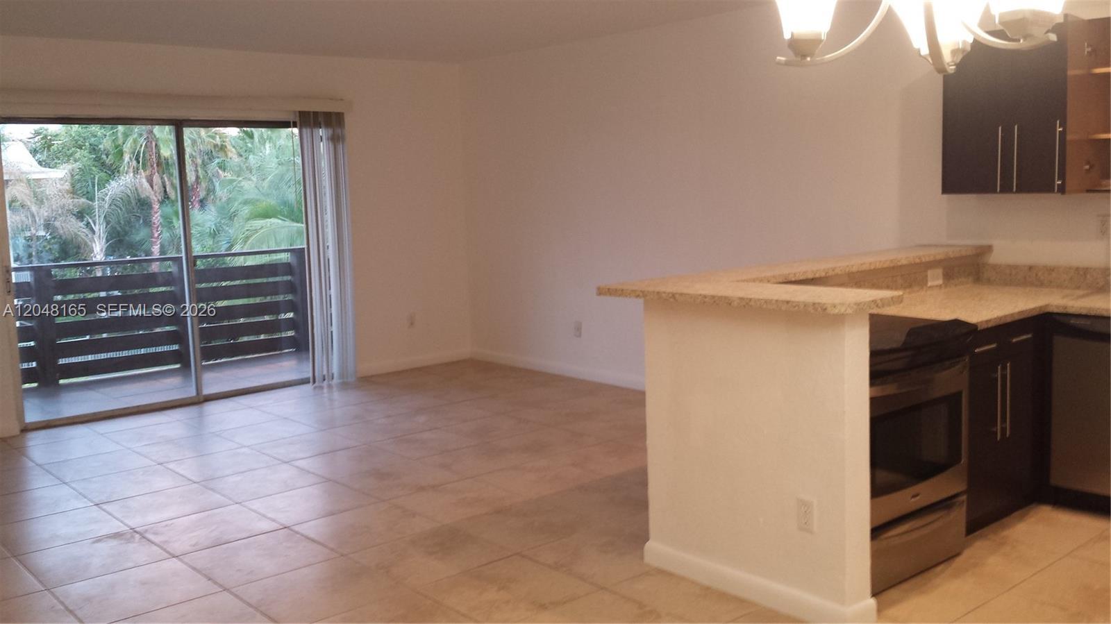 Miami, FL 33143 photo 2