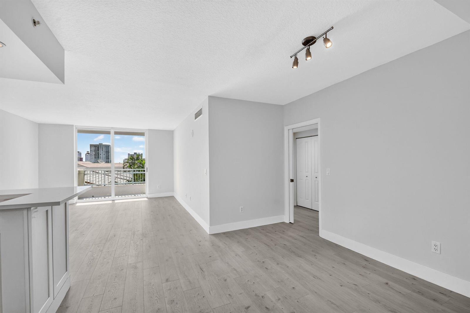 403 S Sapodilla Avenue # 409, West Palm Beach FL 33401 photo 3