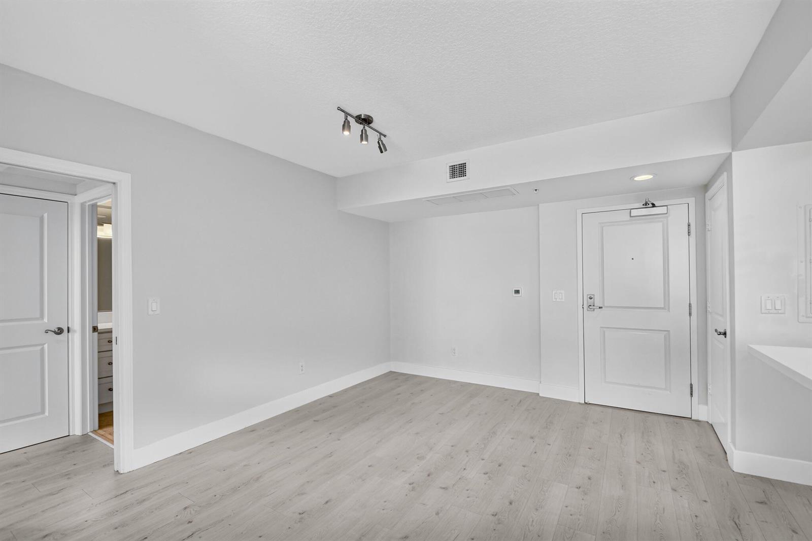 403 S Sapodilla Avenue # 409, West Palm Beach FL 33401 photo 5