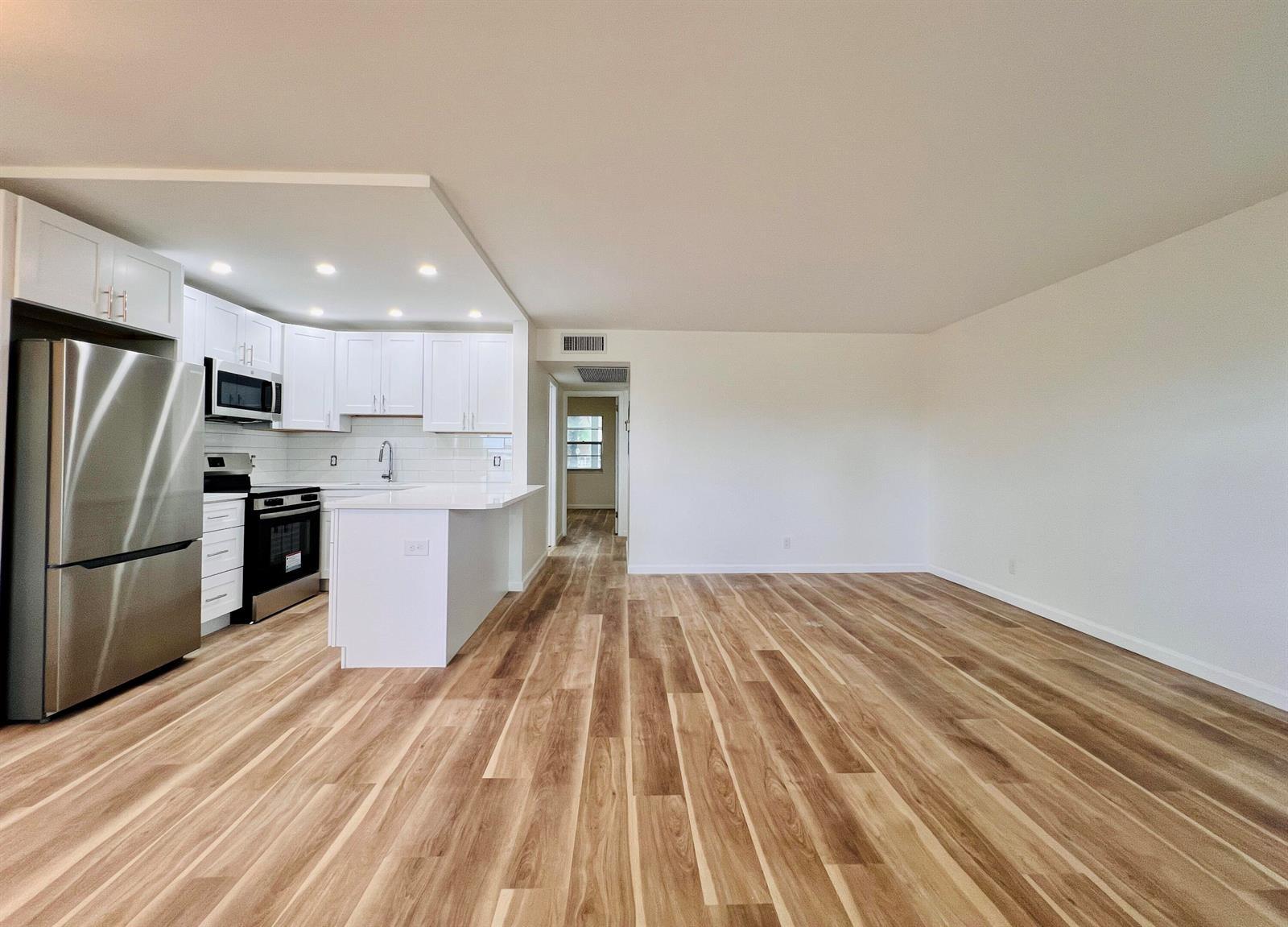 5 Hastings A, West Palm Beach FL 33417 photo 2