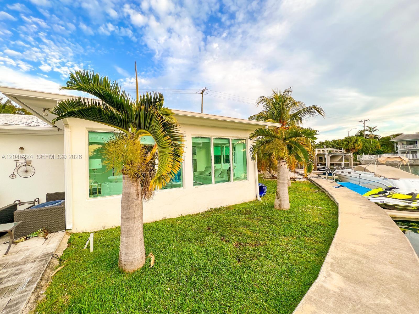 North Miami, FL 33181 photo 4