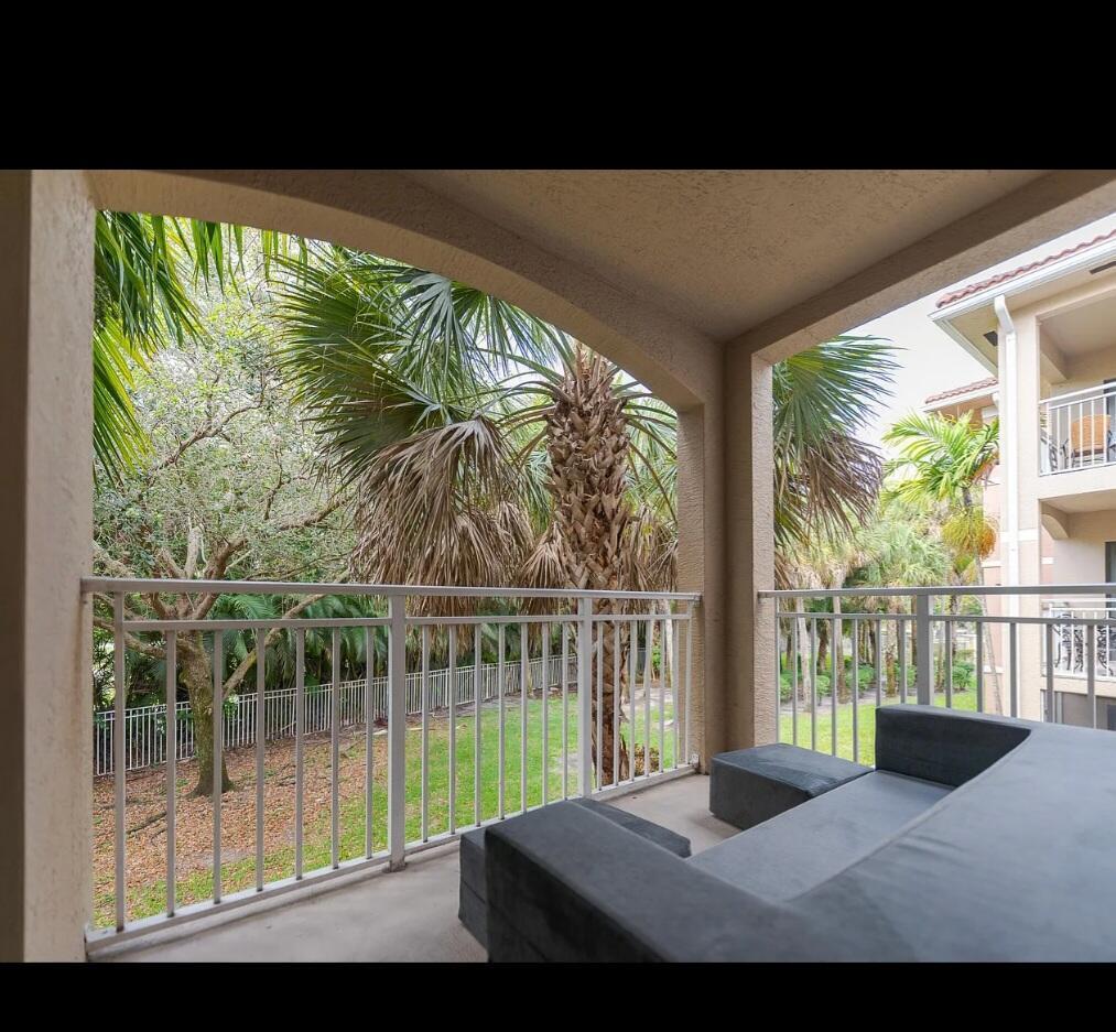 6556 Emerald Dunes Drive # 207, West Palm Beach FL 33411 photo 3