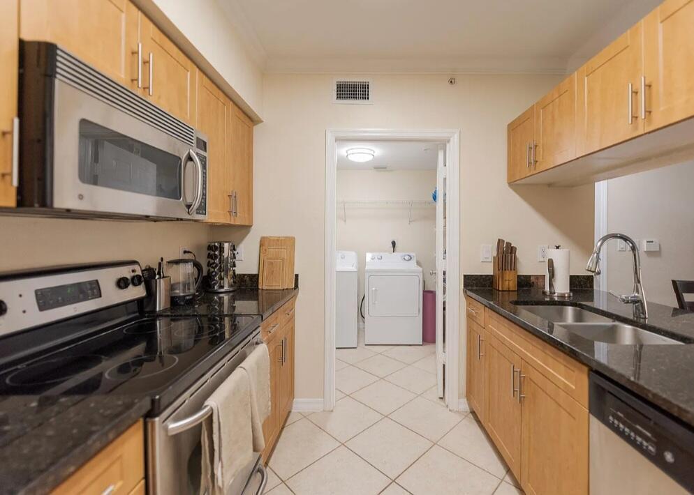 6556 Emerald Dunes Drive # 207, West Palm Beach FL 33411 photo 5