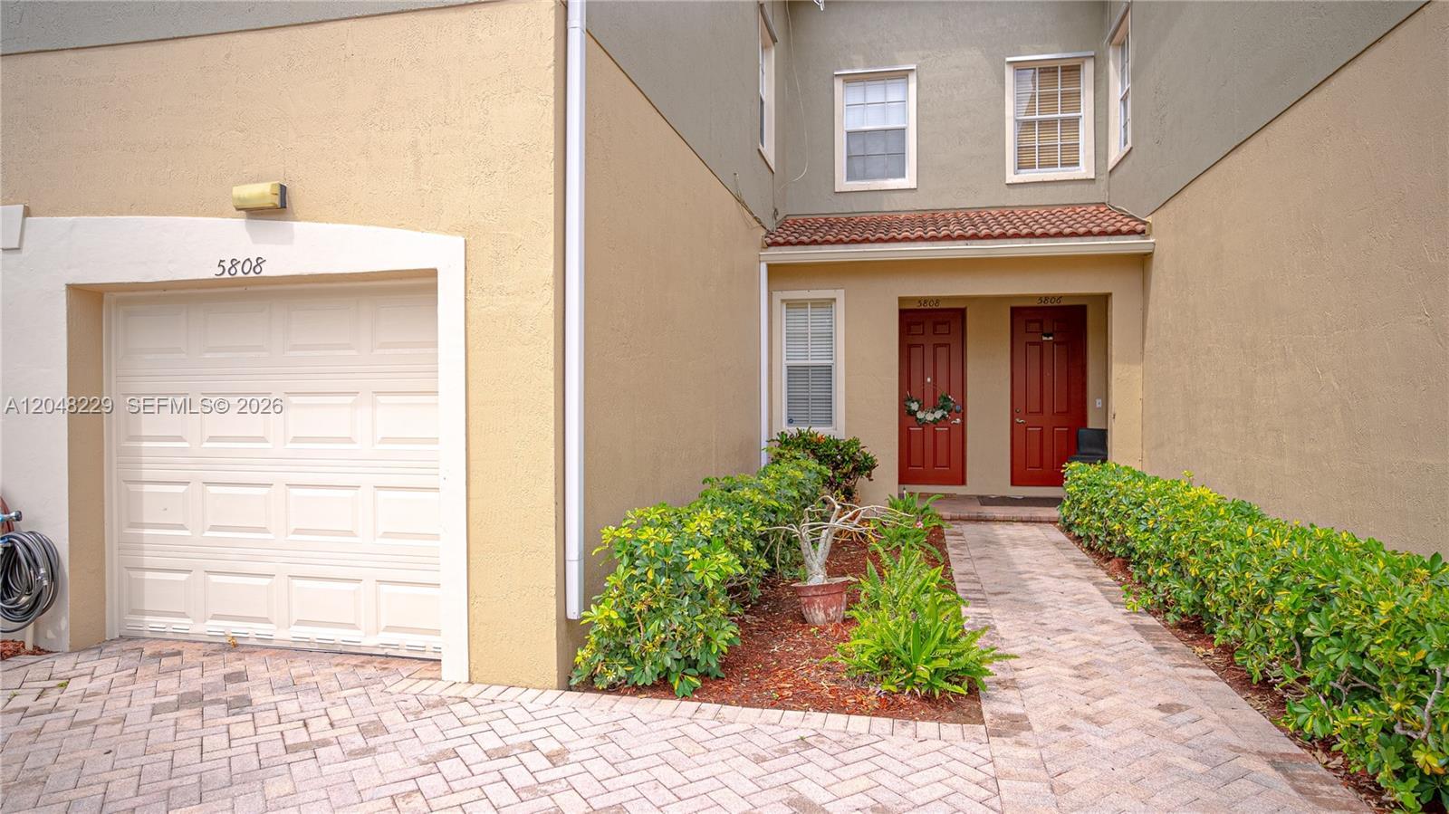 5808 Hampton Hills Blvd, Tamarac FL 33321 photo 2