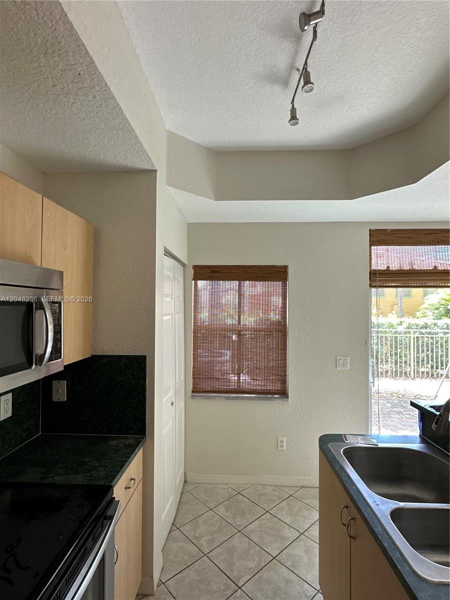 4952 Tradewinds Ter # 506, Dania Beach FL 33312 photo 2