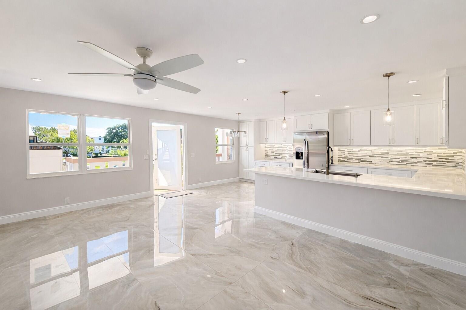 2019 Wolverton A, Boca Raton FL 33434 photo 2