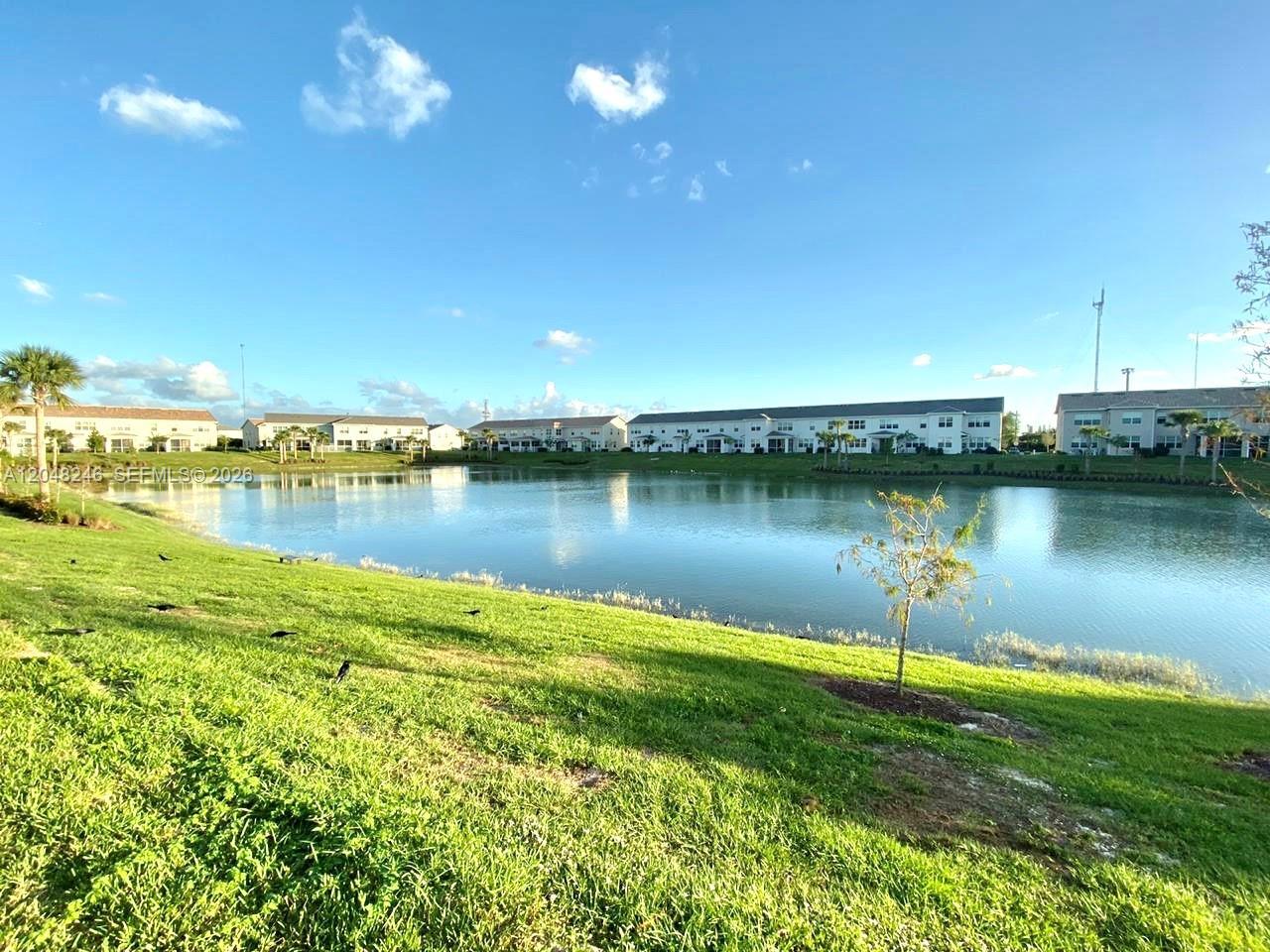4984 Greenway Dr, Hollywood FL 33021 photo 2