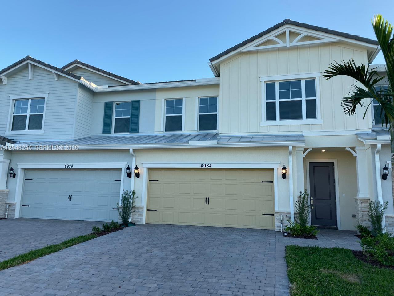4984 Greenway Dr, Hollywood FL 33021 photo 4