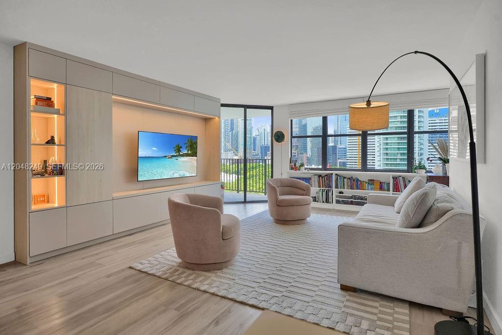 1901 Brickell Ave # B1512, Miami FL 33129