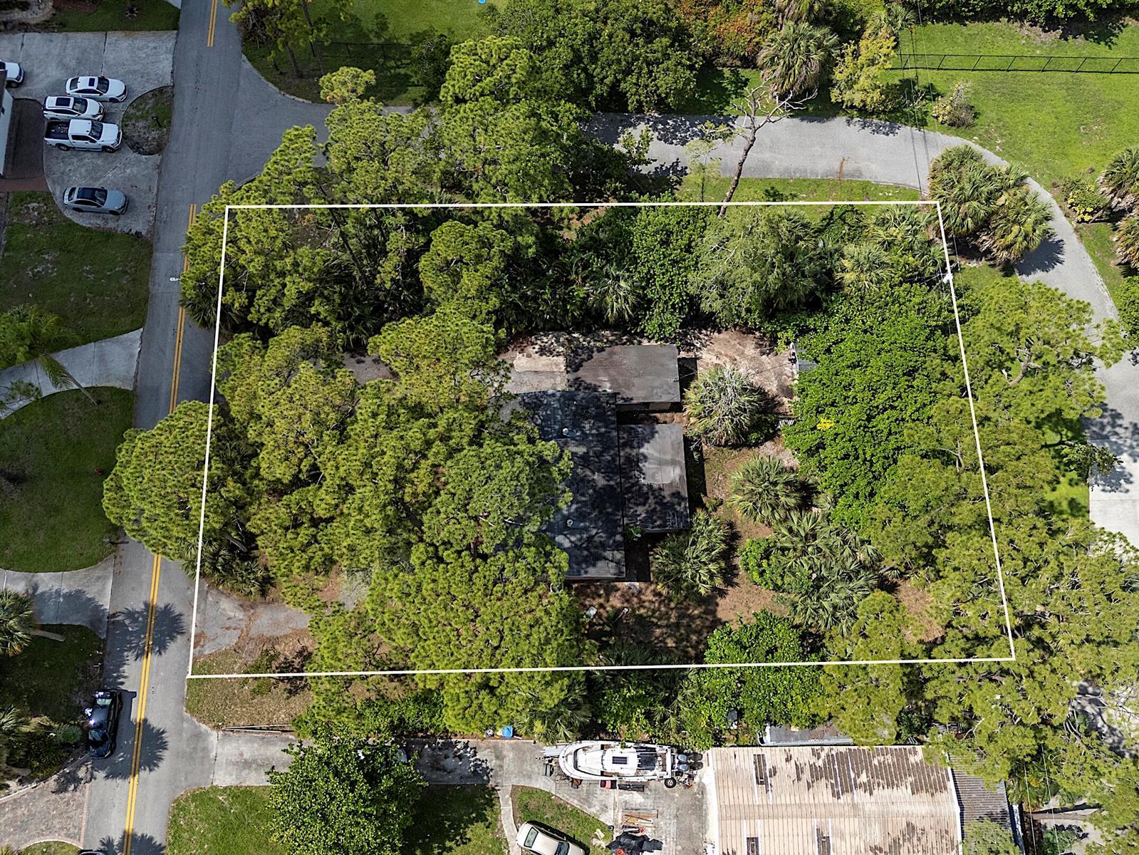799 Ivory Lane, Haverhill FL 33415 photo 2
