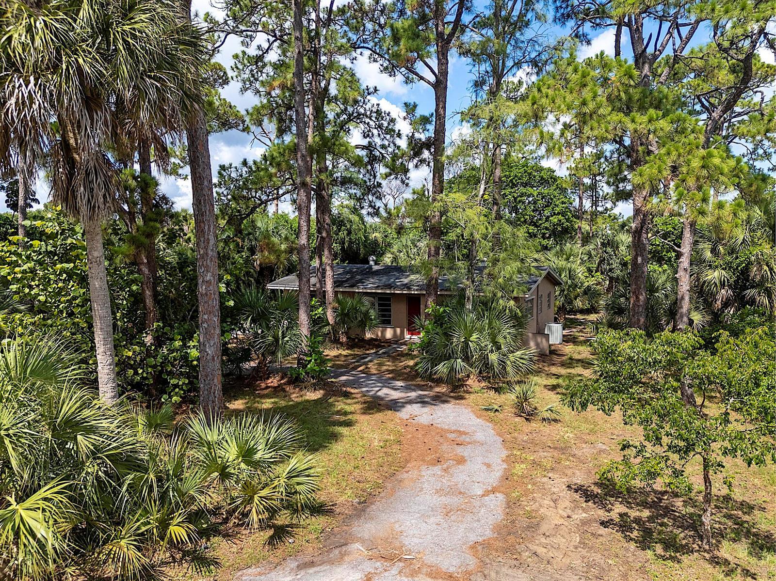 799 Ivory Lane, Haverhill FL 33415 photo 3