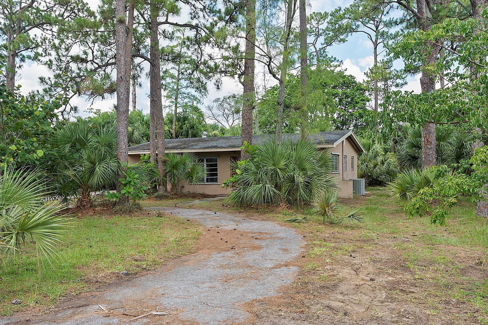 799 Ivory Lane, Haverhill FL 33415 photo 4